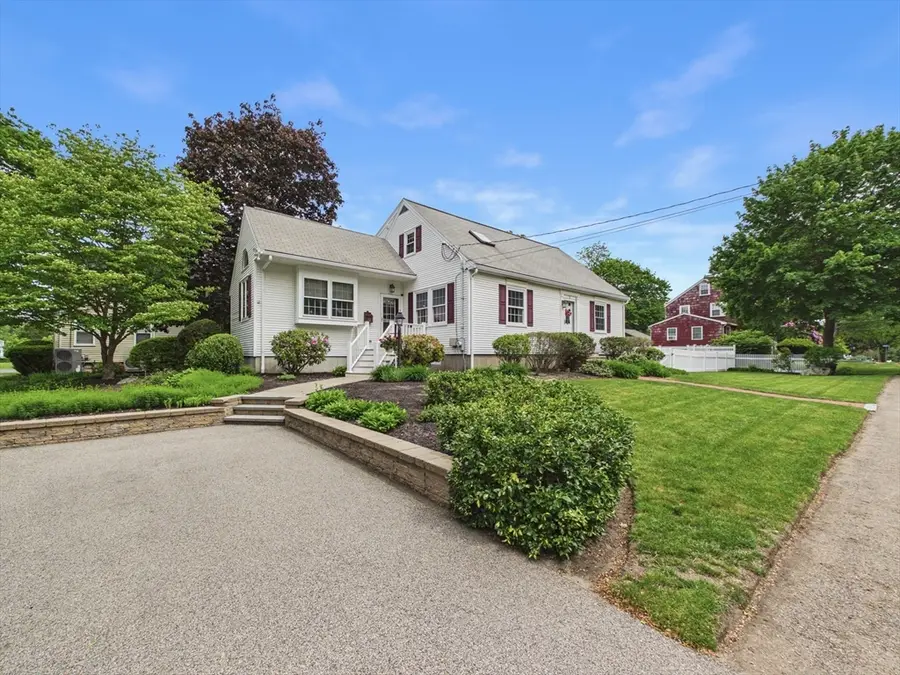 12 S Douglas St, Rockland, MA 02370 - #2