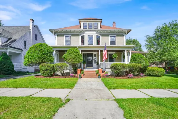 111 Magnolia Ter, Springfield, MA 01108