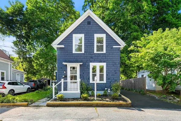 11 Central, Merrimac, MA 01860