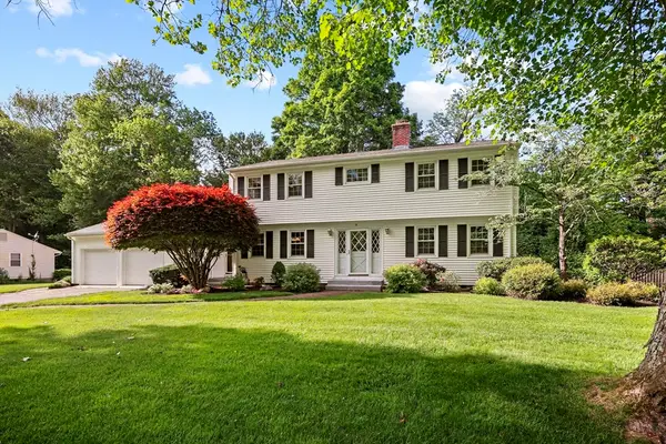 92 Morningside Dr, Longmeadow, MA 01106
