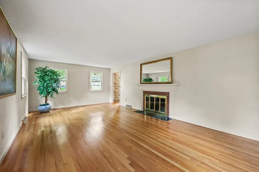 92 Morningside Dr, Longmeadow, MA 01106 - #2