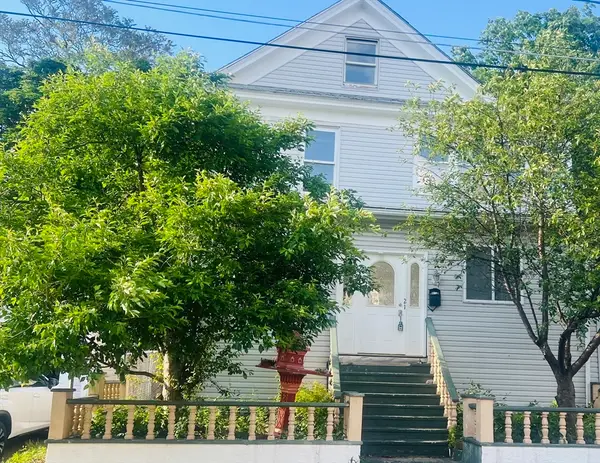 21 Hillside Street, Lowell, MA 01851