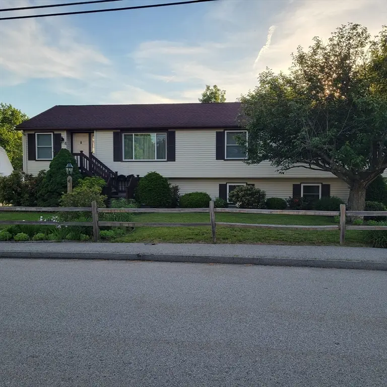4 Eastern Ave, Webster, MA 01570 - #3