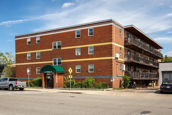 116 Spring St #A4, Boston, MA 02132