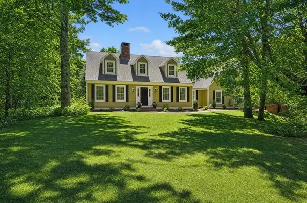 44 Tiffany Dr, Oak Bluffs, MA 02557