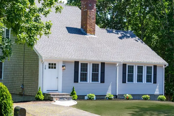 28 Seminole Dr, Yarmouth, MA 02675