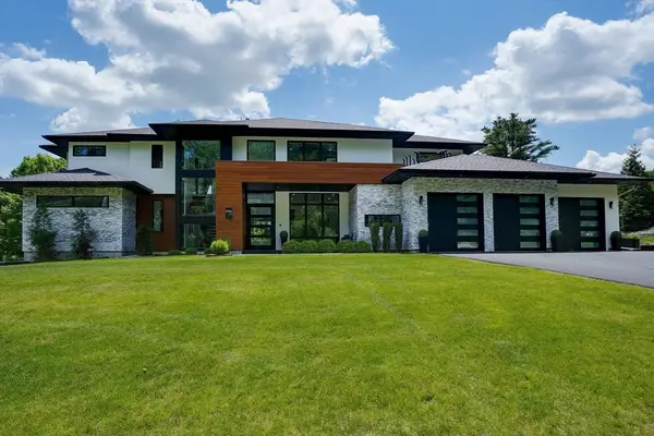 556 Middle Road, Boxborough, MA 01719