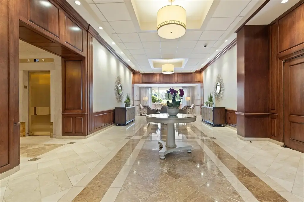 9 Hawthorne Place #2J, Boston, MA 02114 - #1