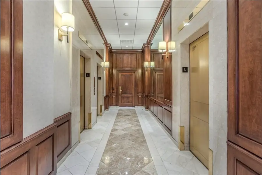 9 Hawthorne Place #2J, Boston, MA 02114 - #2