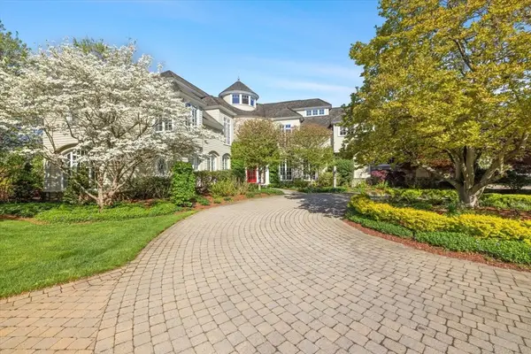10 Andrea Dr, Hopkinton, MA 01748