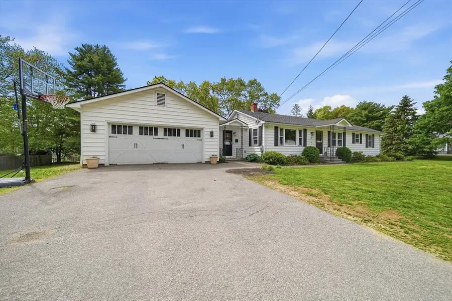 11 West Winkley Street, Amesbury, MA 01913 - #3