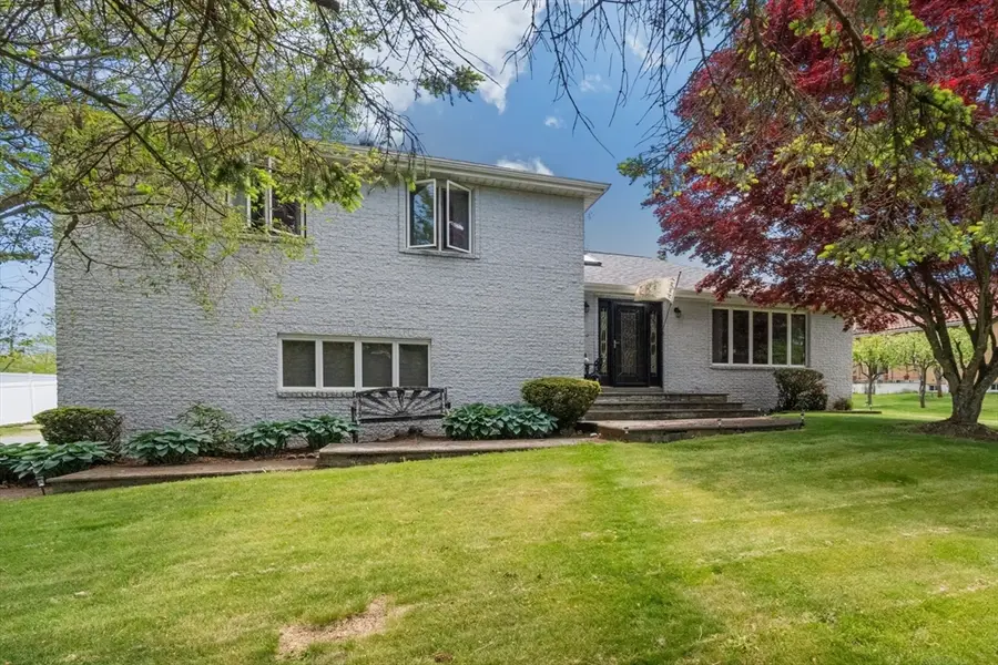 394 Lees River Ave, Somerset, MA 02725 - #2