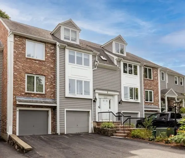 84 Walpole St #1C, Canton, MA 02021