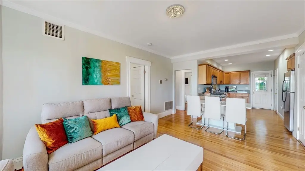 33 Main St #2, Somerville, MA 02145 - #1