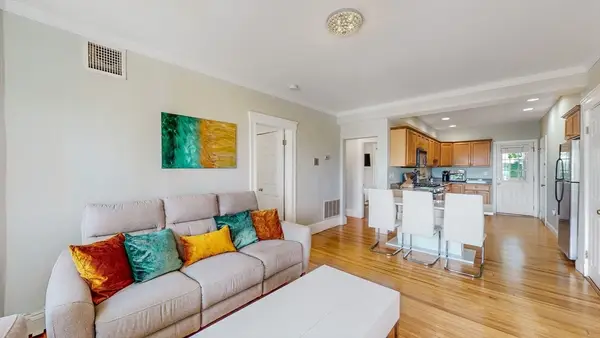 33 Main St #2, Somerville, MA 02145