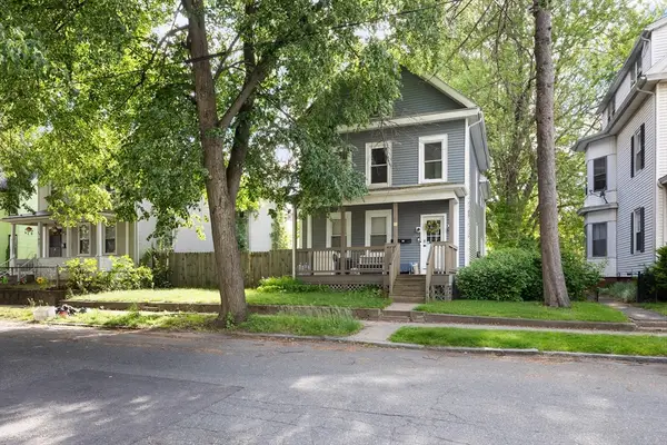45 Taylor St, Holyoke, MA 01040