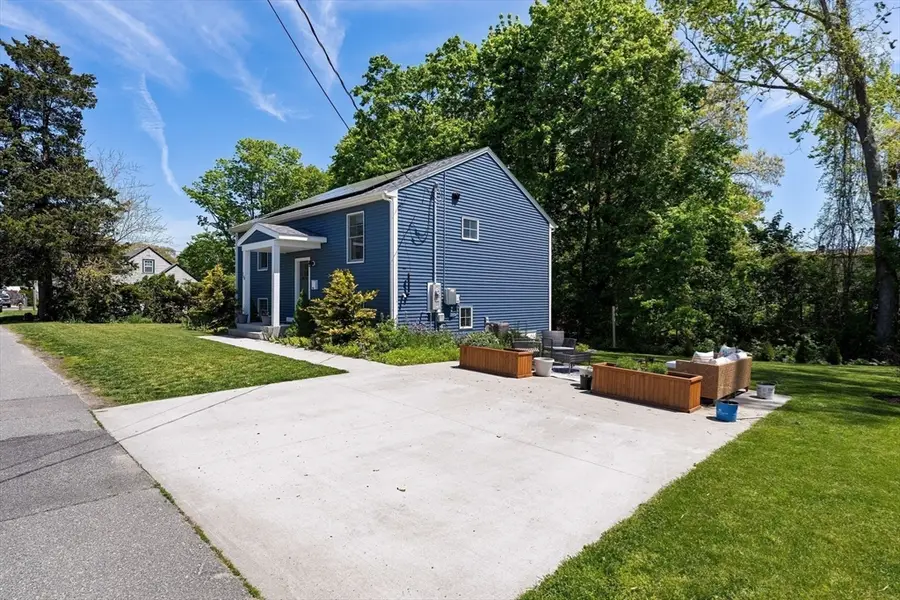 16 Clancy St, Swansea, MA 02777 - #3