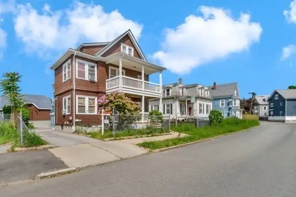 42 Baker St, Lynn, MA 01902 - #3