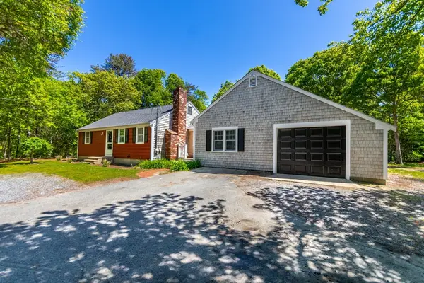 490 Forest Rd, Yarmouth, MA 02673