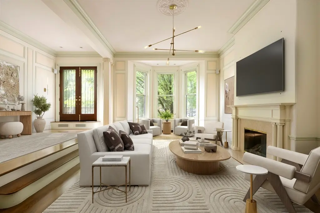 129 Commonwealth Avenue, Boston, MA 02116 - #1