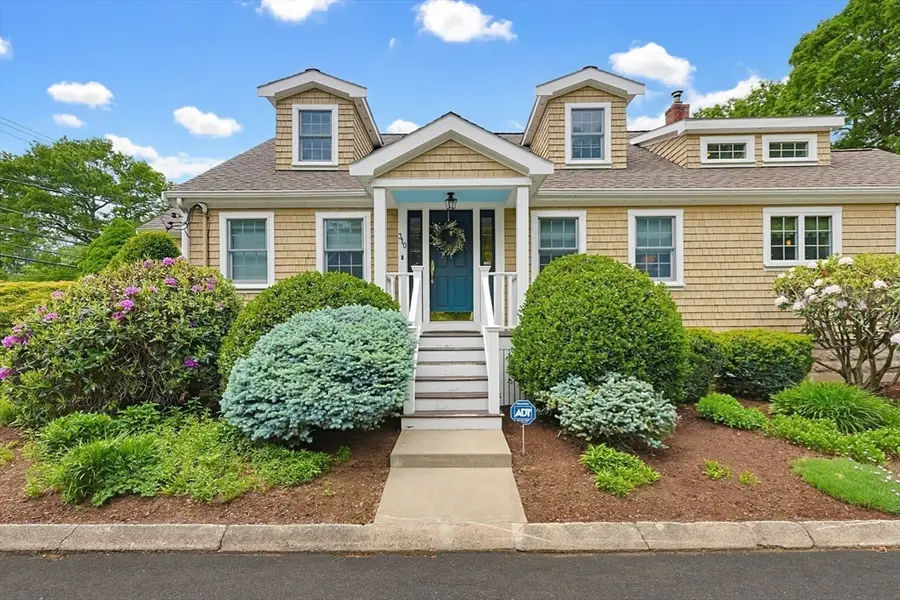 310 Sumner St, Stoughton, MA 02072 - #3