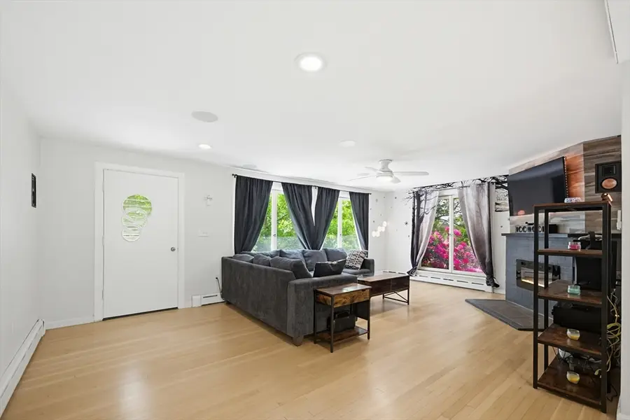 101 Edgewater Dr, Blackstone, MA 01504 - #2