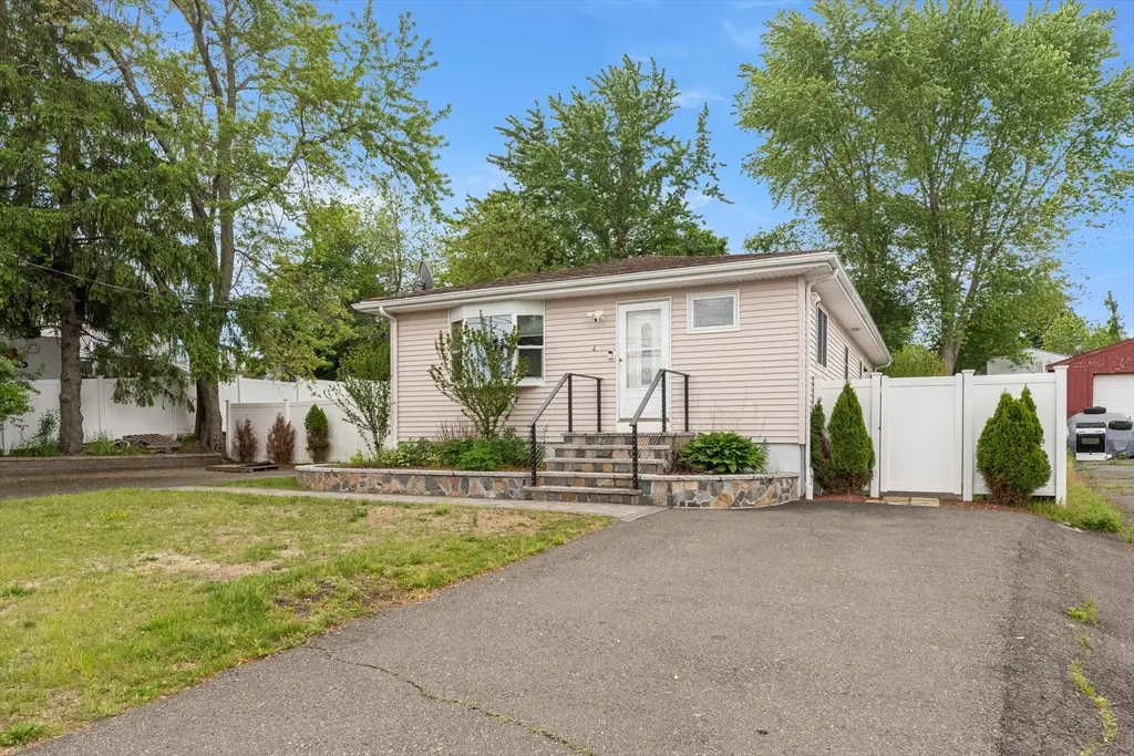 4 Pine, Peabody, MA 01960 - #1