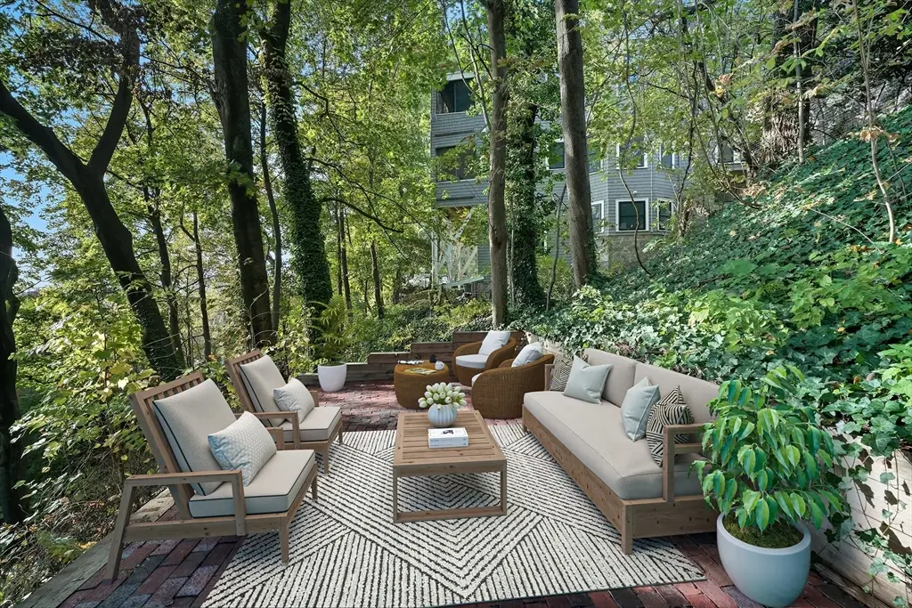 184 Rawson Rd #184, Brookline, MA 02445 - #1
