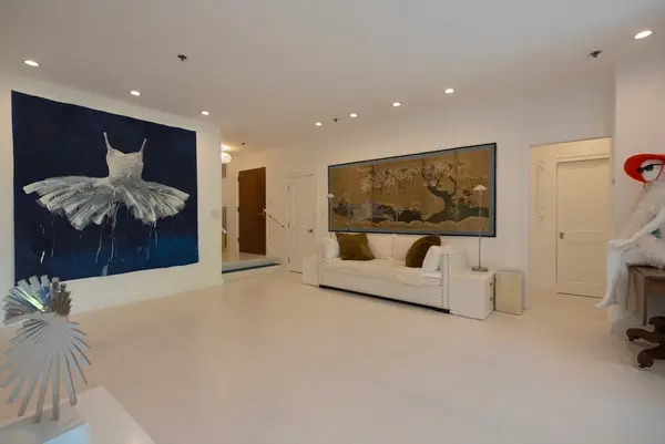 1265 Beacon Street #702, Brookline, MA 02446