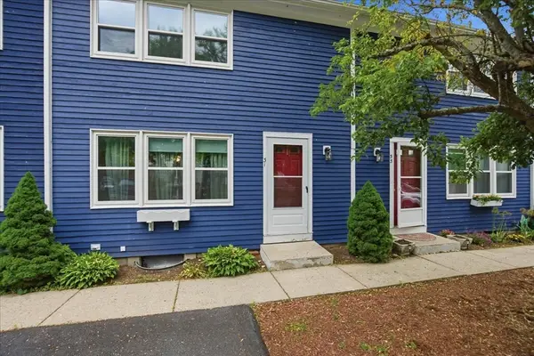 31 Dublin Ct #2, Amesbury, MA 01913