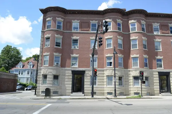 152 Harvard St. #2, Brookline, MA 02446