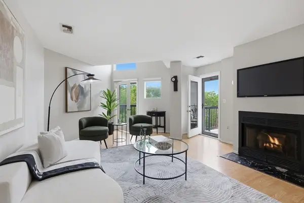 97 Anderer Ln #304, Boston, MA 02132