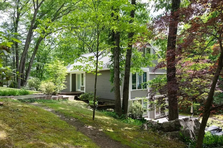 11 Juniper Ridge Rd, Lincoln, MA 01773 - #3