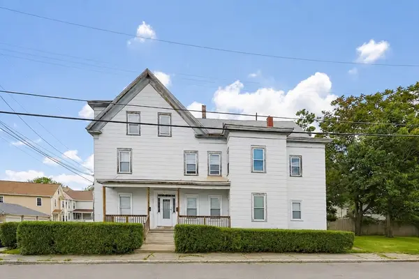35 Oak St, Lowell, MA 01852