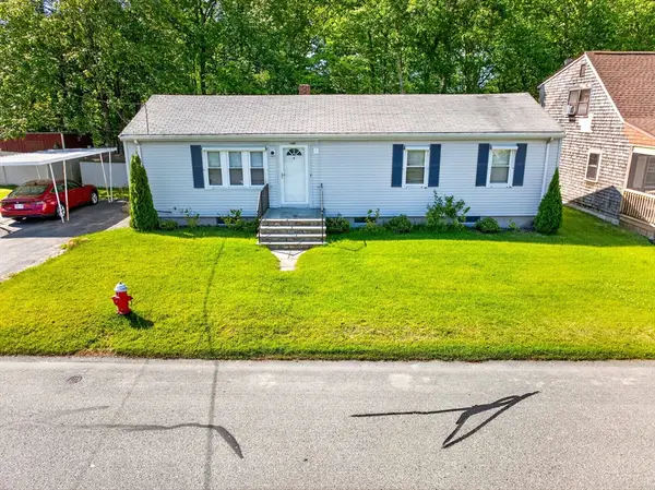 1158 Victoria St, New Bedford, MA 02745