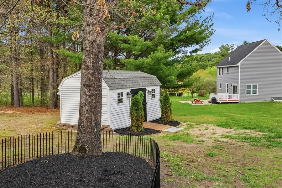 158 Pinecrest Rd, Litchfield, NH 03052 - #2