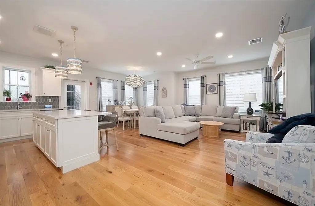 50 Coppersmith Way #302, Canton, MA 02021 - #1