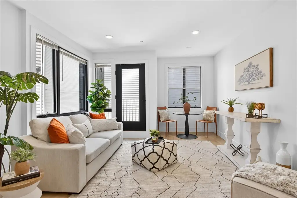 148 W 9th St #3, Boston, MA 02127 - #1