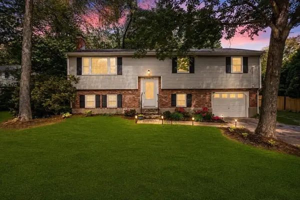 105 High St, Holliston, MA 01746