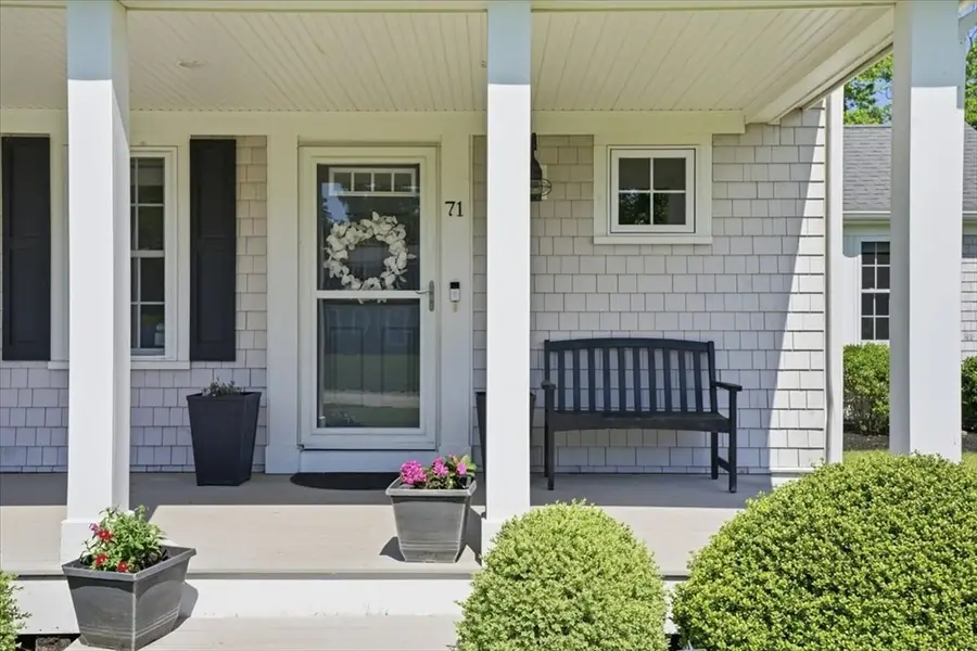 71 Fountain Knoll Ln, Kingston, MA 02364 - #3