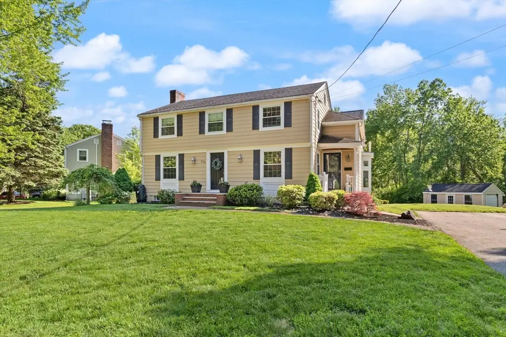 256 Linden St, Hamilton, MA 01982 - #1