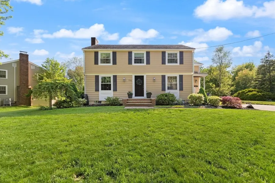 256 Linden St, Hamilton, MA 01982 - #2