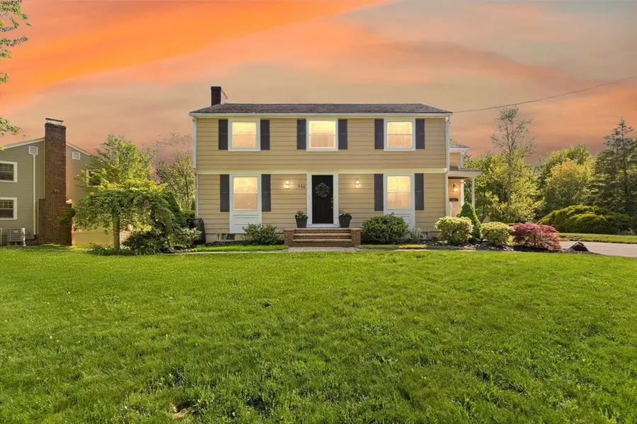 256 Linden St, Hamilton, MA 01982 - #3