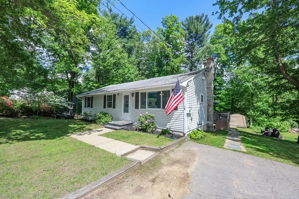 9 Sesame Street, Raymond, NH 03077 - #1