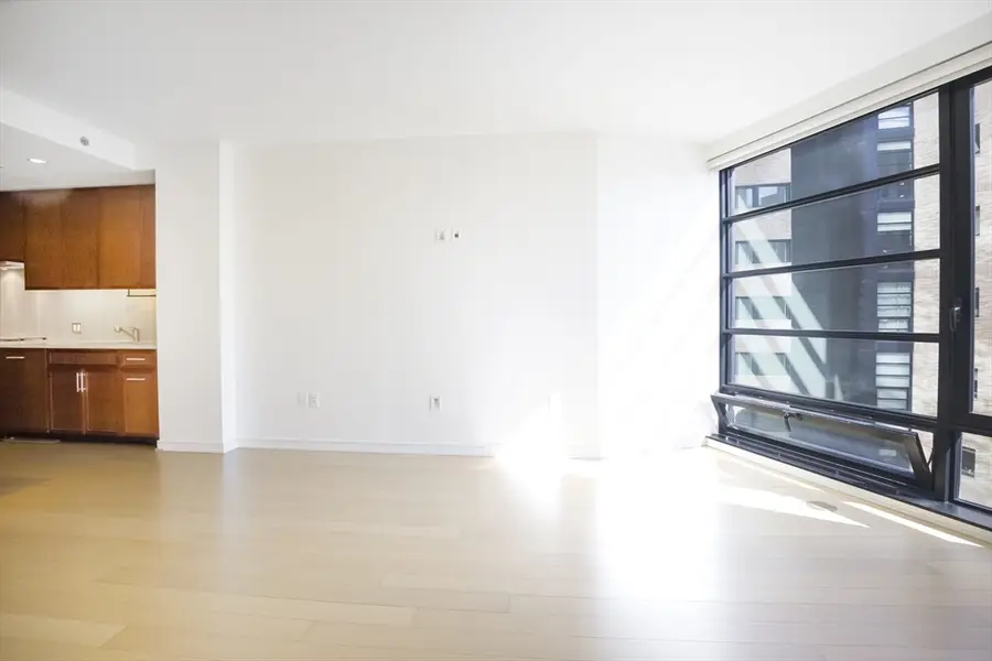 580 Washington St #12E, Boston, MA 02111 - #3