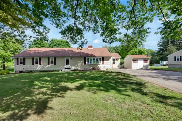 7 Follette St, Grafton, MA 01519