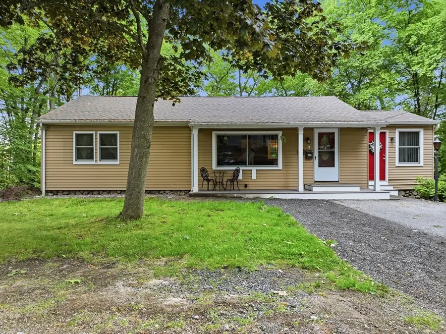 8 Woodside Ter, Auburn, MA 01501 - #2