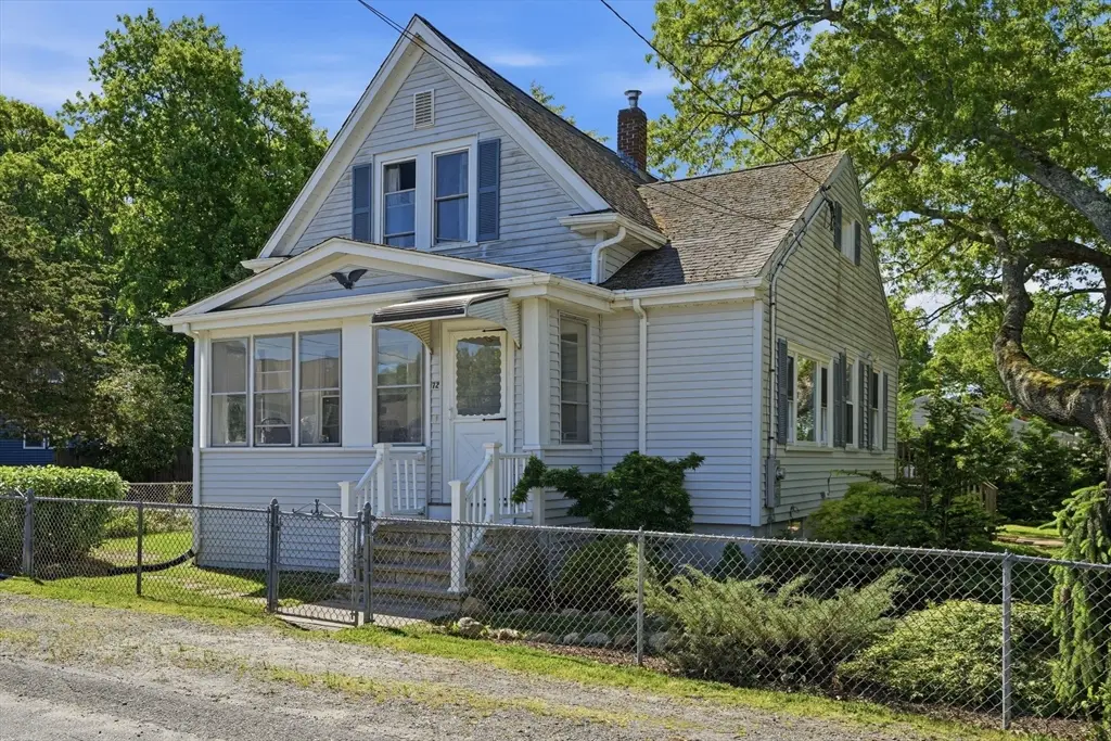 72 Pembroke Ave, Acushnet, MA 02743 - #1