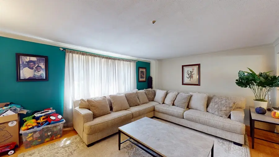 18 Hollis St, Randolph, MA 02368 - #3