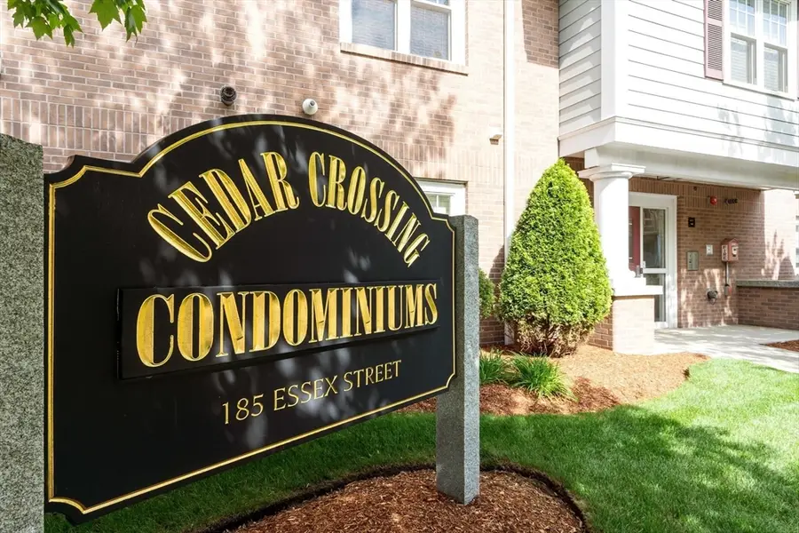 185 Essex St #1A, Melrose, MA 02176 - #2